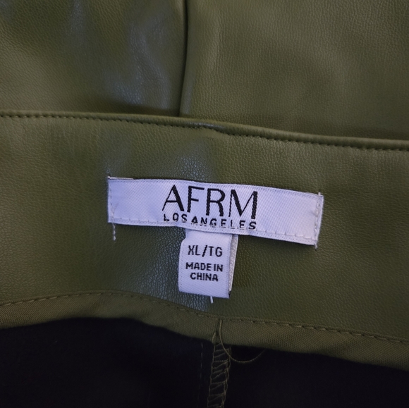 AFRM Sigmund‎ Cargo Pants Olive Green Pleather NWT - Picture 4 of 4